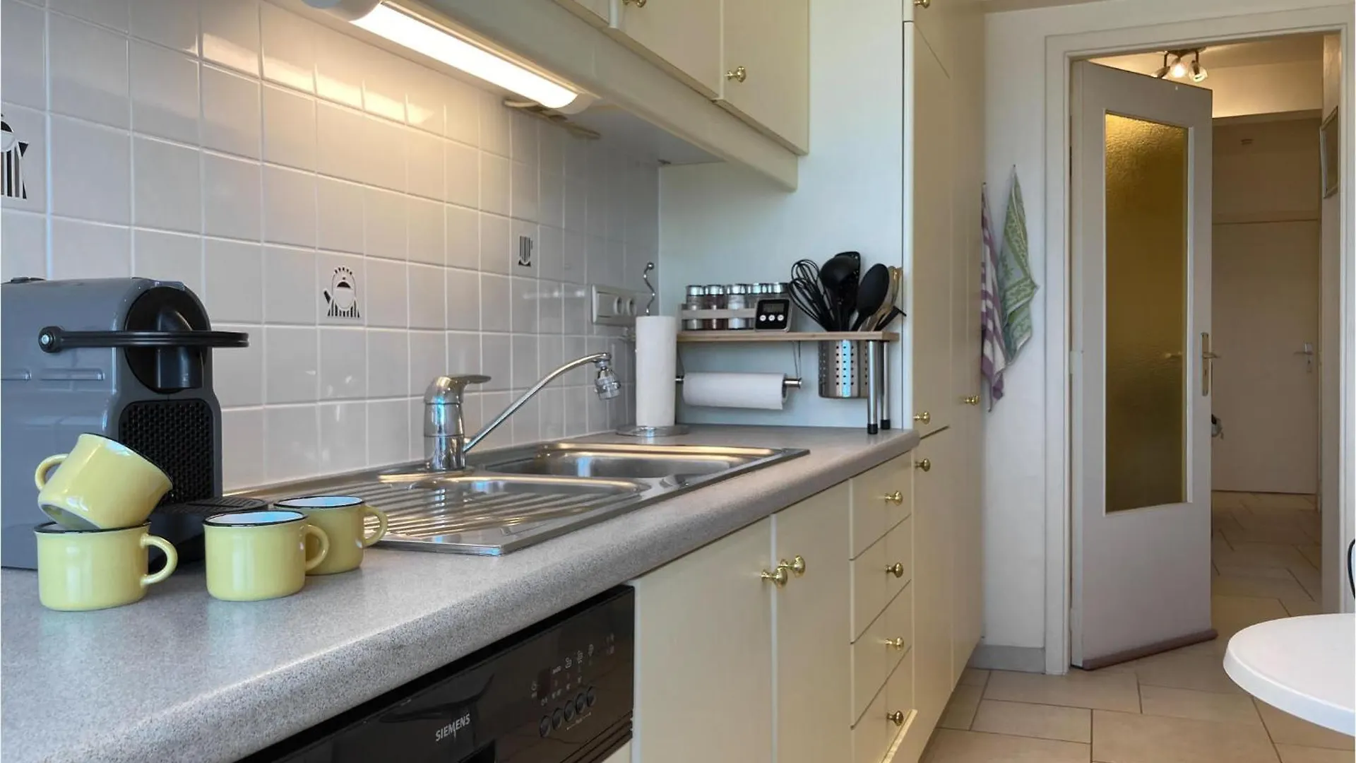 Awesome Apartment In Oostende With House Sea View